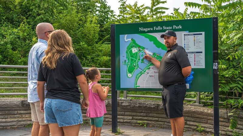 Niagara Falls: USA/Canada Tour with Boat Cruise and Lunch - Who Should Consider This Tour?