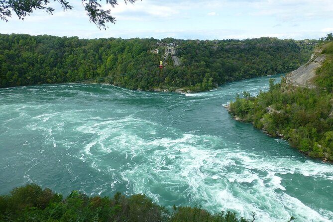 Niagara-on-the-Lake: Guided Vehicle Tour Prettiest Town in Canada - In-Depth Review of the Niagara-on-the-Lake Guided Tour