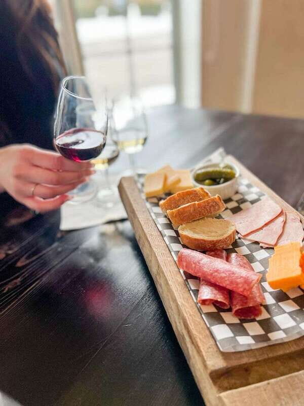 Niagara-on-the-Lake: Half-Day Wine, Beer & Charcuterie Tour - An In-Depth Look at the Tour Experience