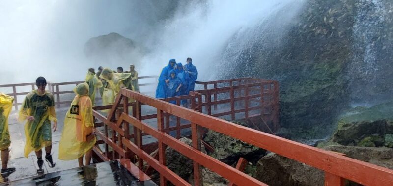 Niagra Falls, USA Side: Boat, Cave and Shuttle pass Tour - Key Points