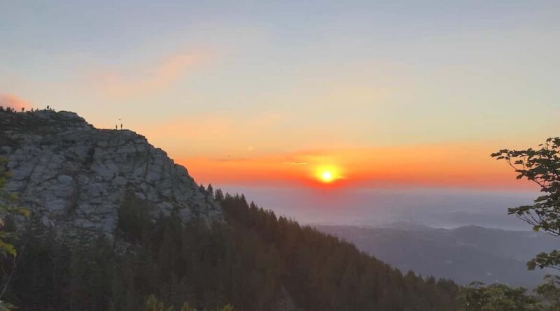 Night hike with guide to enjoy Marão mountain sunrise - The Value of This Experience