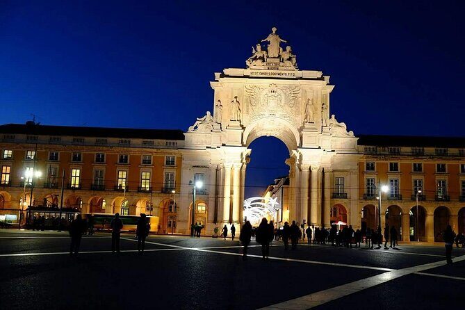 Night Lisbon Private Tour - Key Points