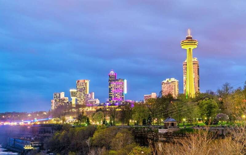 Night on Niagara Walking Tour with Fireworks Cruise + Dinner - Scenic Walk Along the Niagara River