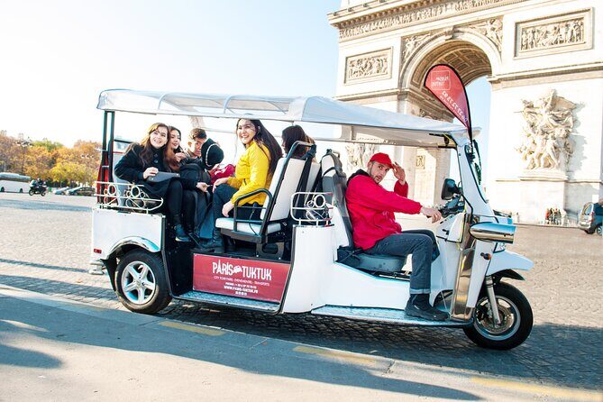 Night Paris / duration 2h - from 1 to 6 passengers - Experience Paris in the Evening: A 2-Hour Night Tour by Tuk-Tuk