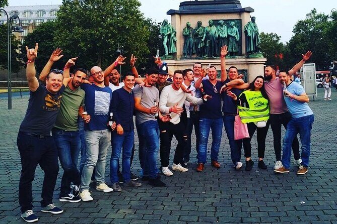 Night Pub Crawl Tour in Cologne - Shots and Party! - Key Points