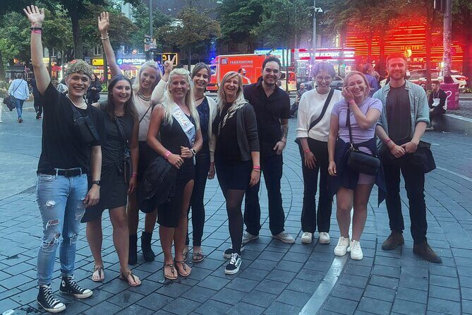 Night PubCrawl Tour in Hamburg - Shots and Party! - Key Points