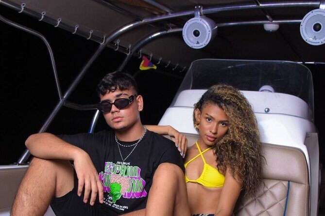 Night Tierra Bomba Barhopping Up To 10 people - An Authentic Night Out on Tierra Bomba