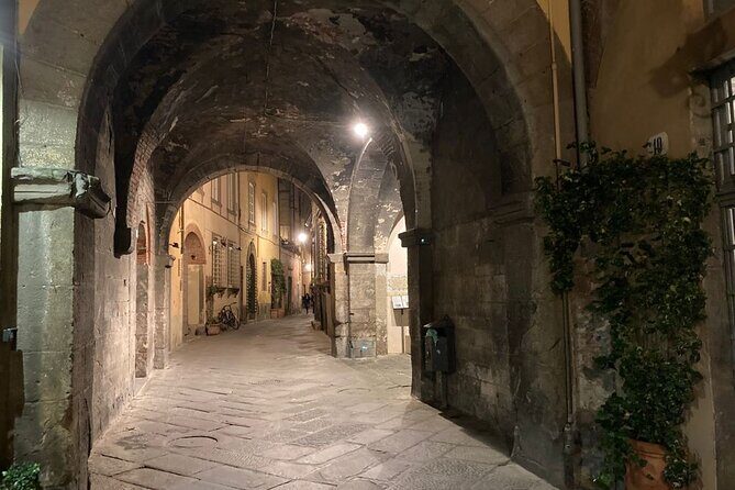 Night Walking Tour in Lucca - FAQ about the Lucca Night Walking Tour