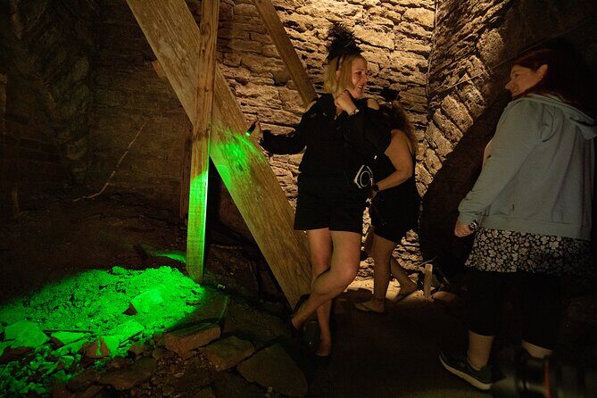 Nightmare on Elm Street Walking Tour - Key Points