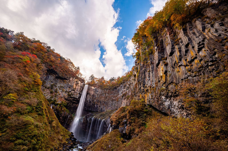 Nikko Autumn Special: Irohazaka, Kegon Falls & Toshogu Day Tour - Kegon Falls and Lake Chuzenji share a short window