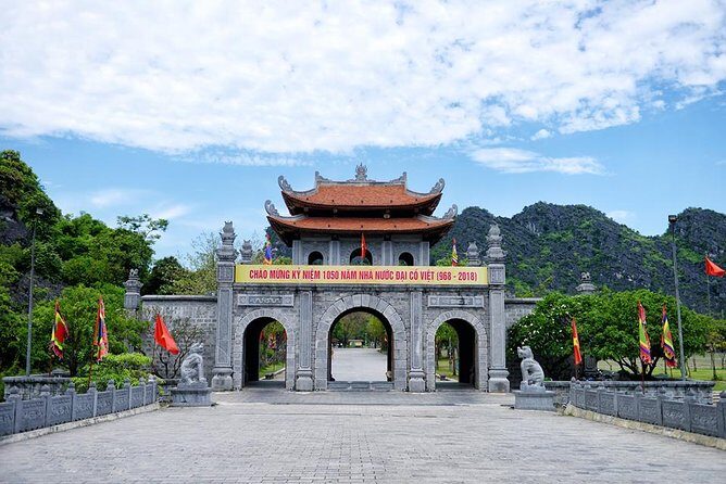 Ninh Binh Daily Tour: Hoa Lu- Am Tien Cave - Tam Coc- Bike - Bich Dong pagoda - Key Points