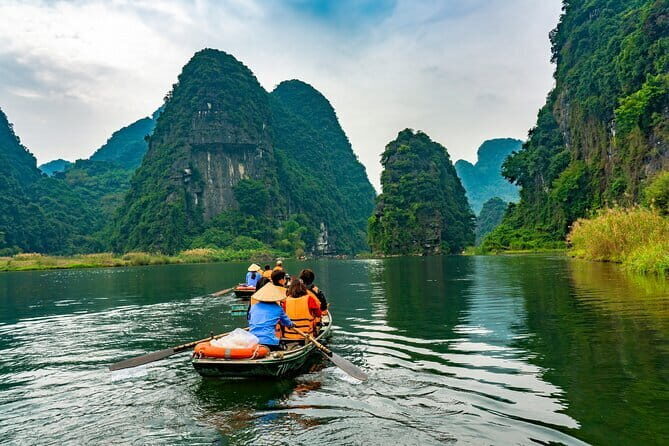 Ninh Binh Day Tour: Dia Tang Phi Lai, Cay Thi Pagoda & Trang An - An Easy Start from Hanoi