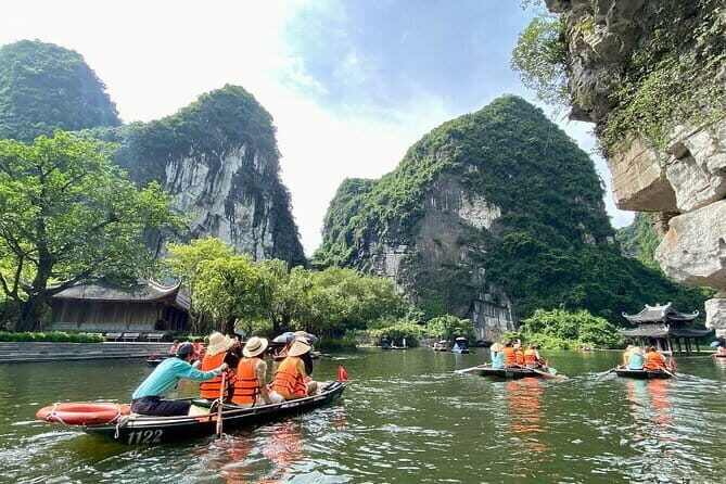 Ninh Binh Day Trip Hoa Lu Trang An and Mua Cave from Hanoi - Returning to Hanoi