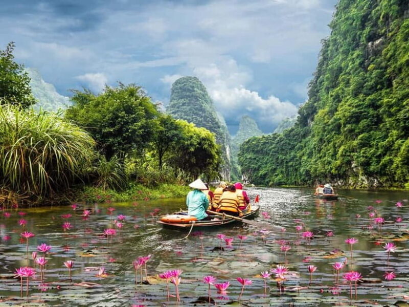 Ninh Binh Half Day Guide Tour : Trang An Boat Ride, Mua Cave - A Deeper Look: What to Expect from This Ninh Binh Tour