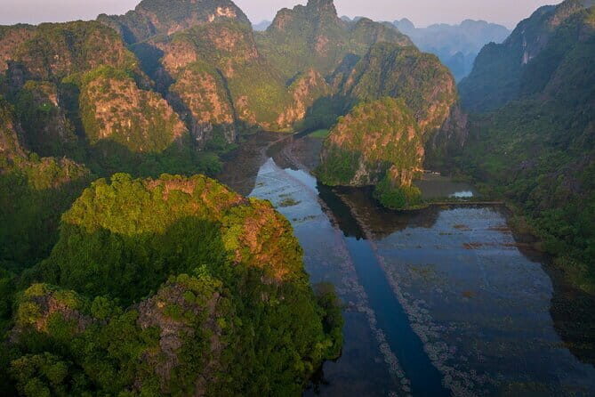 Ninh Binh - Trang An - Hoa Lu Full Day Trip Buffet Lunch - Key Points