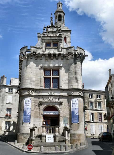 Niort: Guided Walking Tour of the City - Frequently Asked Questions