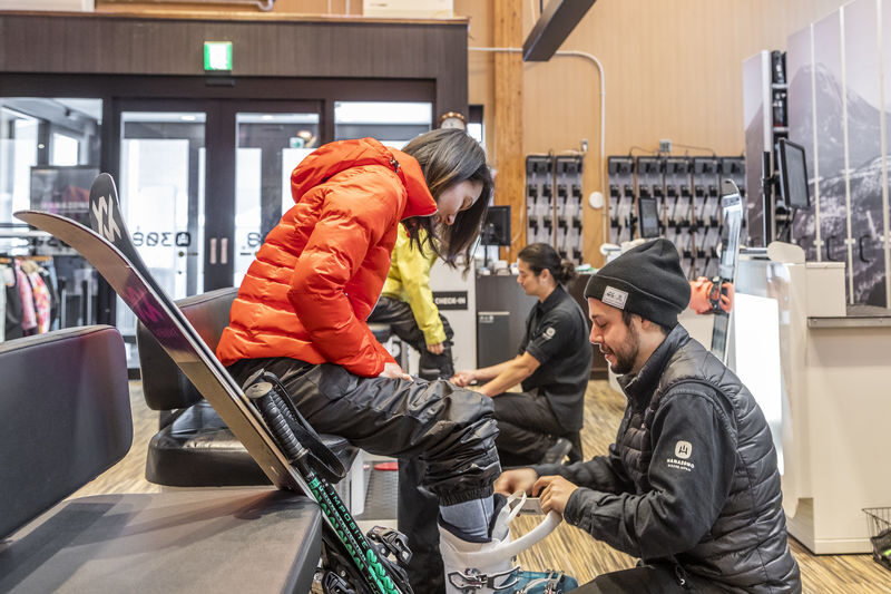 Niseko Kutchan Hanazono Ski Resort - Ski & Snowboard Rental - Getting to Hanazono from Hirafu