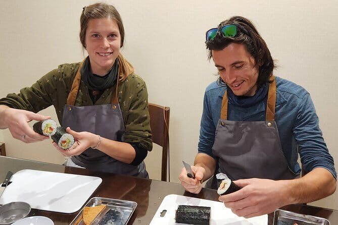 Nishiki Market, Private Sushi class & Sake Tasting in Townhouse - Key Points