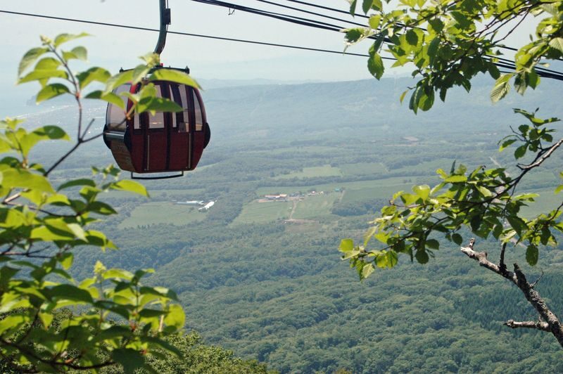 Noboribetsu Bear Park Ticket - The ropeway makes the trip part of the visit