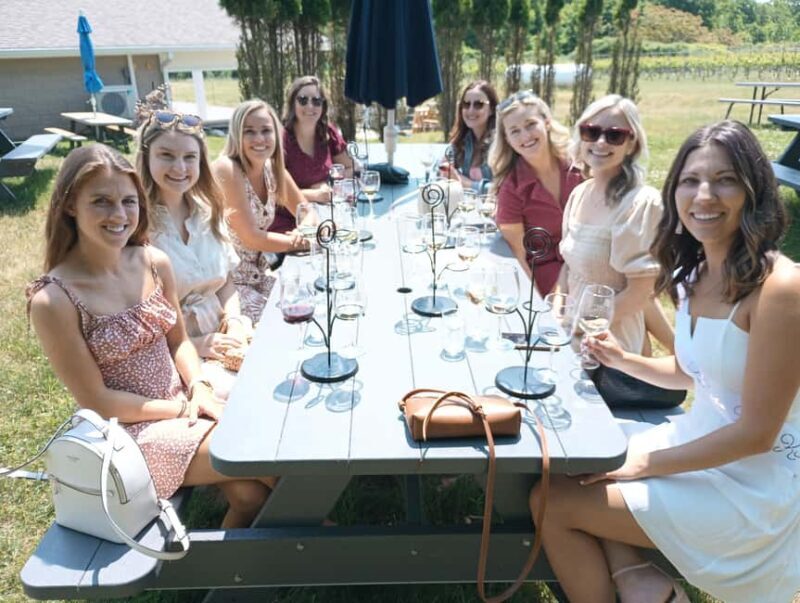 NON BUS Traverse City Leelanau Peninsula Sunset Wine Tour - FAQ