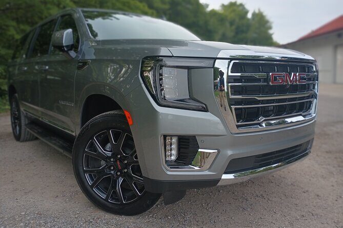 NON BUS VIP GMC Yukon Traverse Old Mission Peninsula Wine Tour - An In-Depth Look at the Tour Experience