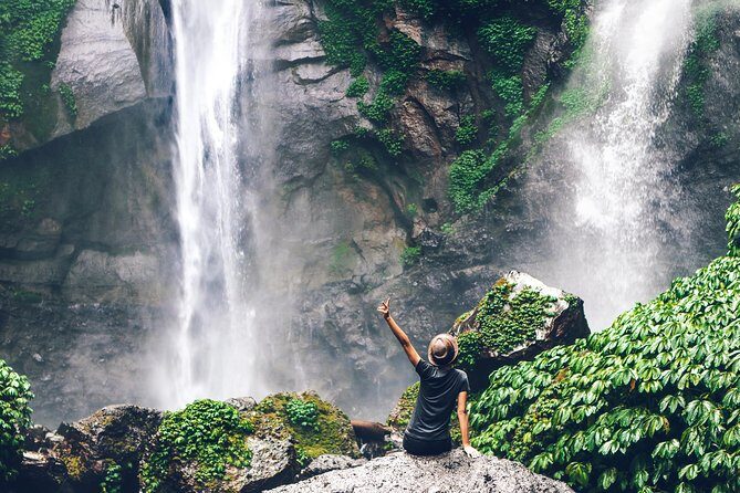 North Bali: Sekumpul Waterfalls and Ulun Danu Temple Tour - Key Points