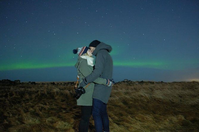 Northern Lights Hunt and Jeep Tour With A Photographer - Experience the Magic of the Northern Lights in Iceland