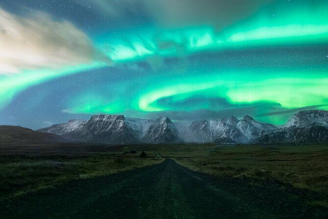 Northern Lights Minibus Tour with Free Photos & Hot Chocolate - FAQs
