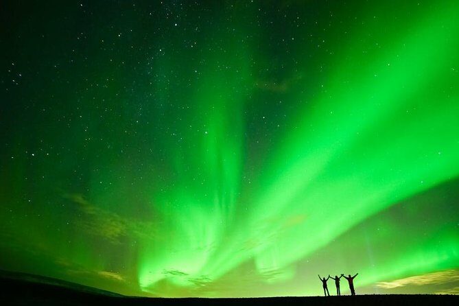 Northern Lights Minibus Tour with Hot Cocoa, Blankets & Photos - What Makes This Tour Stand Out