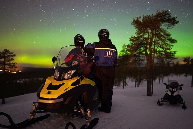 Northern Lights Snowmobile Hunt - A Practical Guide to the Northern Lights Snowmobile Hunt