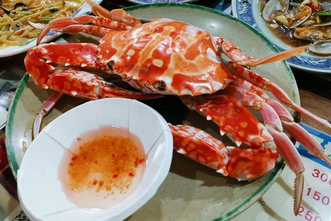 Northern Taiwan Private Adventure: Yehliu, Jiufen, & Pingxi - Golden Waterfall & Yin Yang Sea: Striking Natural Wonders