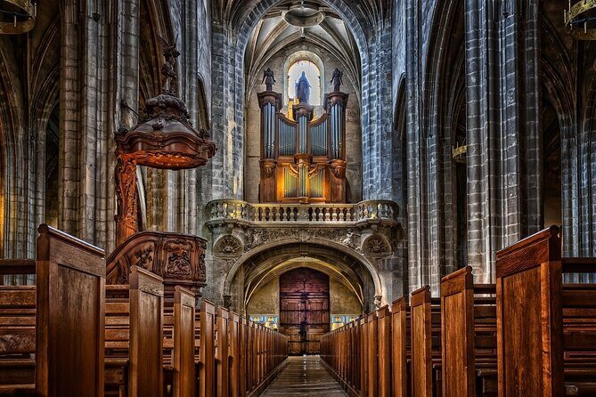 Notre Dame Interior Guided Tour with Scheduled Group Access - FAQ