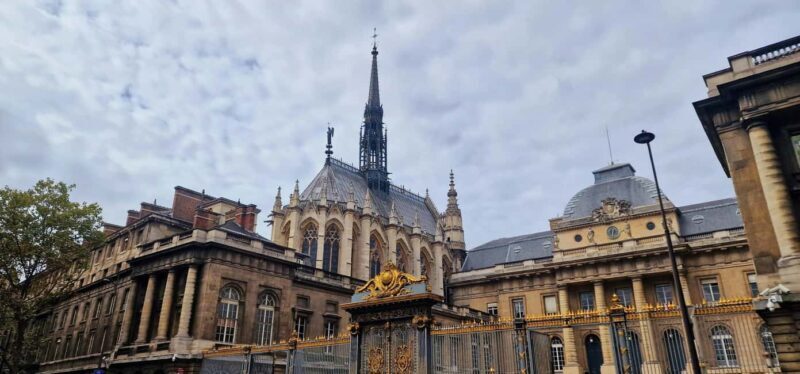 Notre-Dame Outdoor Tour with Pastry & Sainte-Chapelle Entry - Key Points