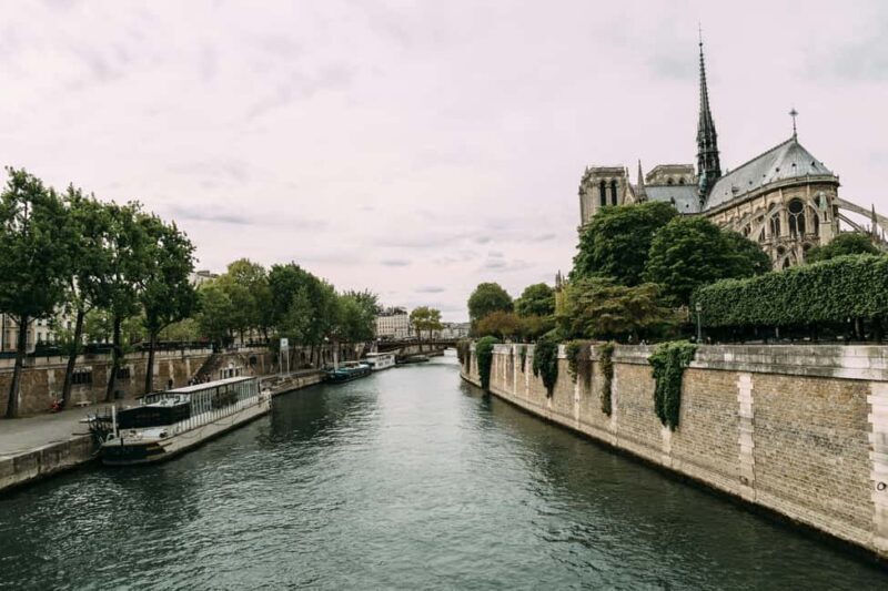 Notre-Dame Tour with Host or AudioGuide + Optional Cruise - Why You Should Consider This Tour