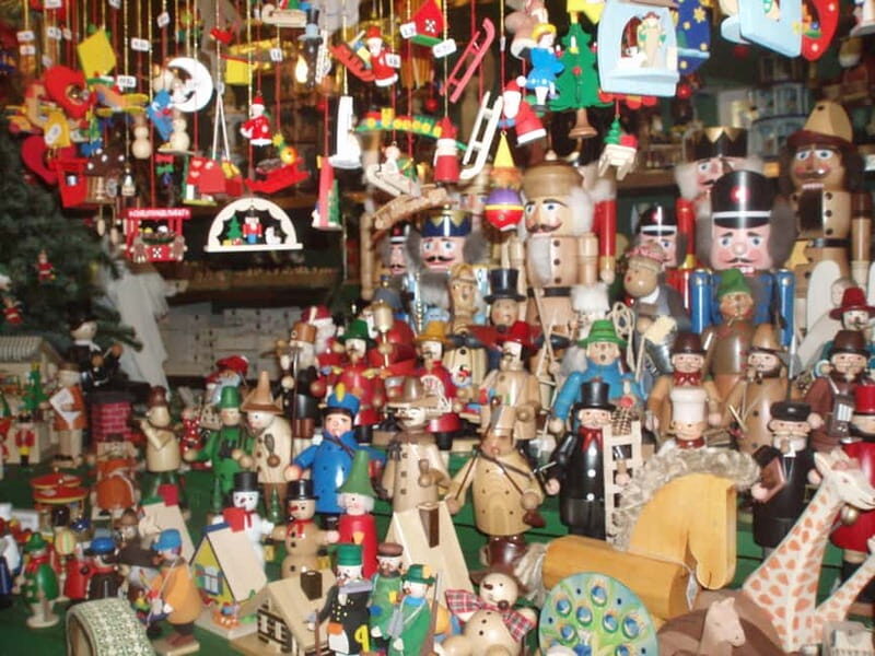 Nuremberg: Old Town and Christmas Market 1.5-Hour Tour - Exploring Nuremberg’s Old Town and Christmas Market — What to Expect