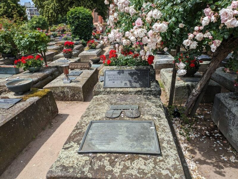 Nuremberg: St. Johannis Friedhof &Hesperidengärten IN GERMAN - Practical Details and Value