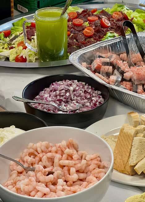 Nuuk: Greenlandic Beers, Burgers and Samplers Tasting Tour - Nuuk: Greenlandic Beers, Burgers and Samplers Tasting Tour