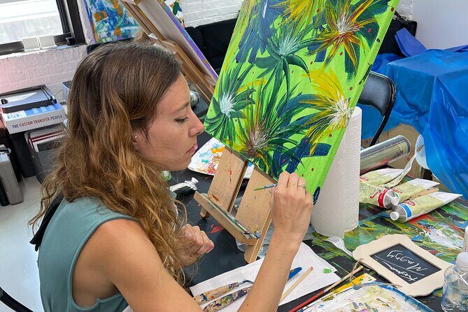 NYC: Abstract Painting with Palette Knives  Small Group - The Authentic Artistic Environment