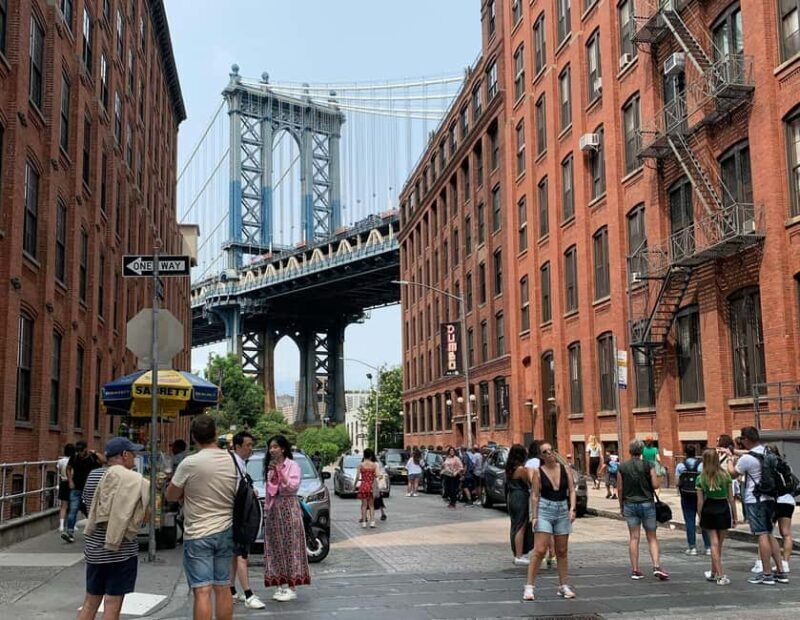 NYC: Brooklyn Bridge, DUMBO, and Skyline Small Group Tour - Discover the Brooklyn Bridge, DUMBO, and Skyline in Just 2 Hours