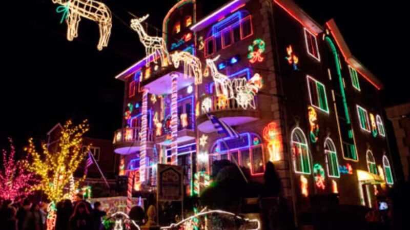 NYC: Christmas Lights and Dyker Heights Tour - Key Points