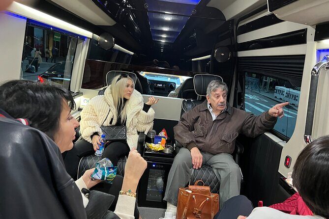 NYC Christmas Lights Tour by Limousine (Manhattan/ Dyker Heights) - Who Will Love This Tour?