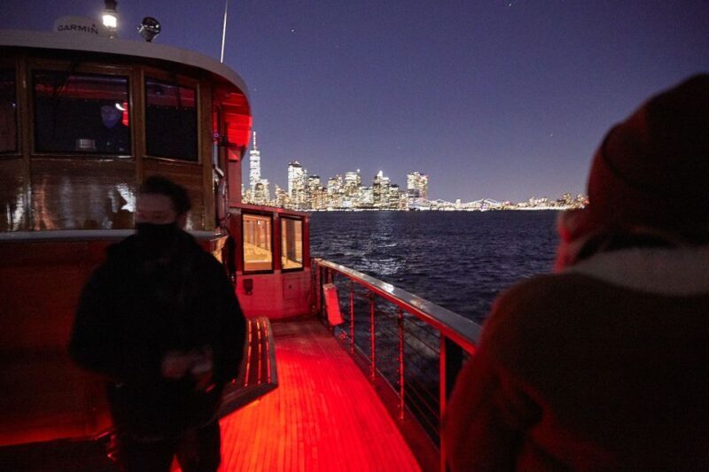 NYC: City Lights Yacht Cruise with Drink Included - A Closer Look at the Experience