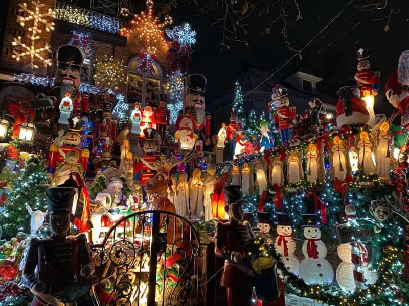 NYC: Dyker Heights Christmas Lights Tour with Guide - Discovering Dyker Heights During the Holidays: A Practical Review