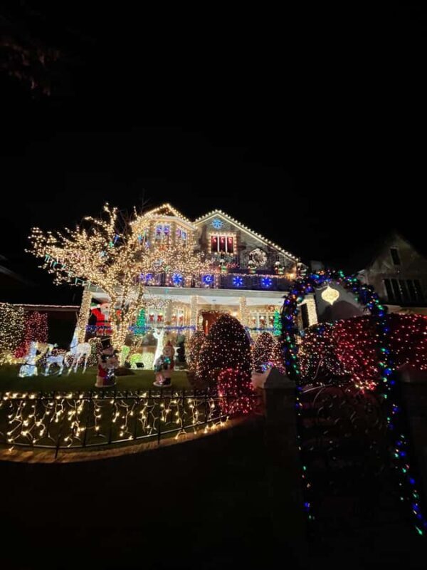 NYC: Dyker Heights Christmas Lights Tour with Guide - Final Thoughts: Is It Worth It?