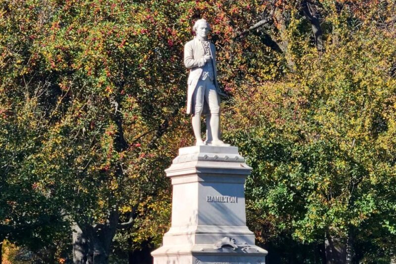 NYC: English or German Central Park Bike Tour & eBike Option - Key Points