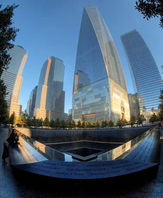 NYC: Financial District Guided Walking Tour English-Spanish - A Detailed Look at the Tour Experience