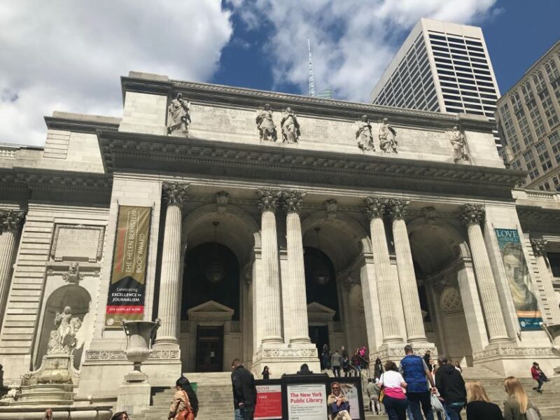 NYC | French guided tour Superheroes Midtown & Brooklyn - Discover the Superhero Side of NYC: A Walk Through Midtown & Brooklyn