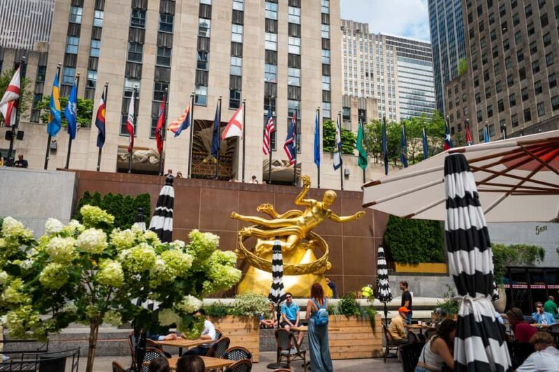 NYC: Half-Day Luxury Bus Tour of Top Highlights - The Starting Point: Times Square’s Iconic Button and Needle