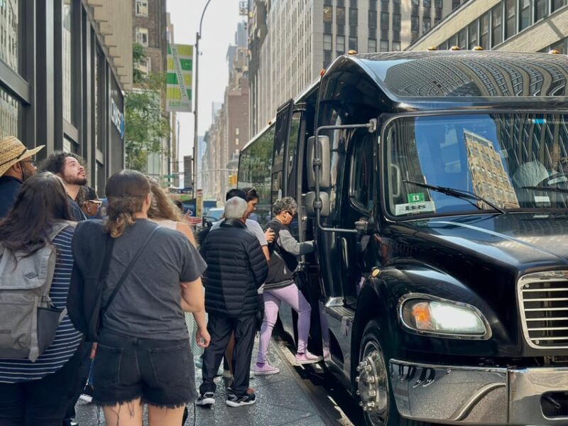 NYC: Half-Day Luxury Bus Tour of Top Highlights - The Streets of SoHo, Chinatown, and the Financial District