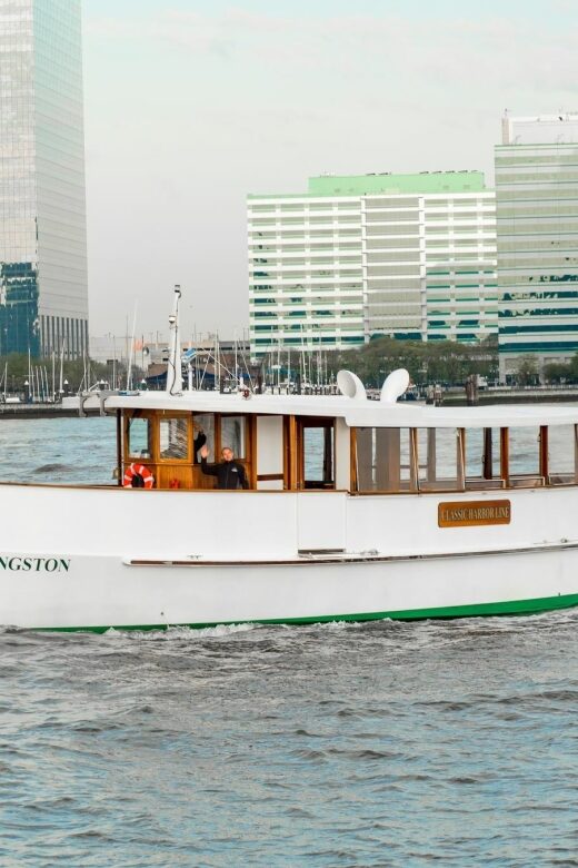 NYC: Hudson River Fall Foliage Yacht Tour - FAQ